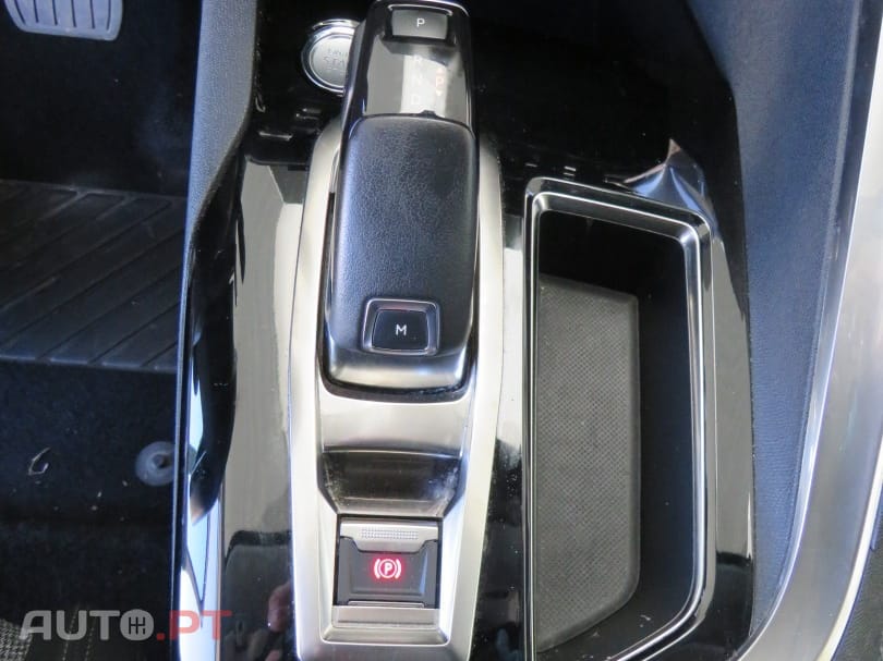 Peugeot 3008 1.5 BlueHDi Allure EAT8
