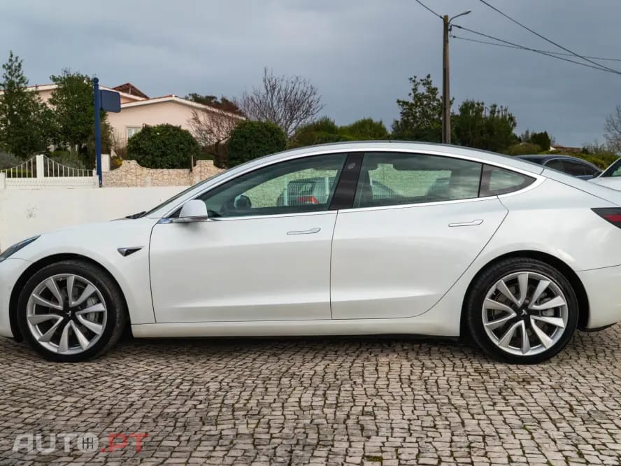 Tesla Model 3 Long Range AWD Dual Motor