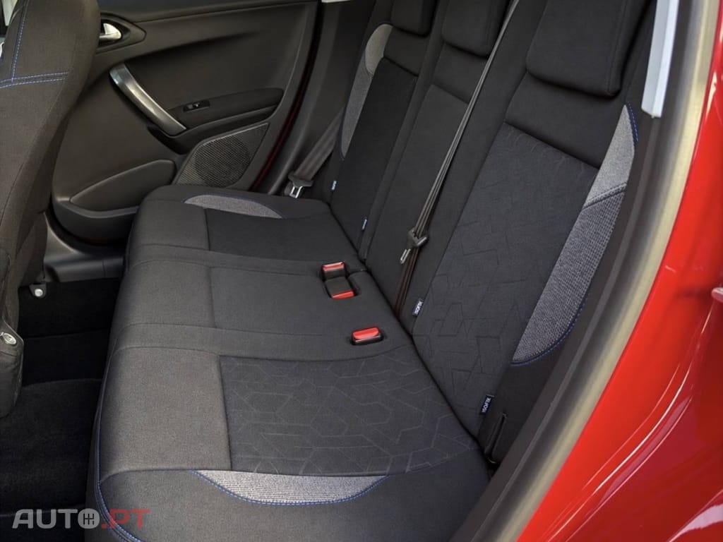 Peugeot 2008 1.2 PureTech Style