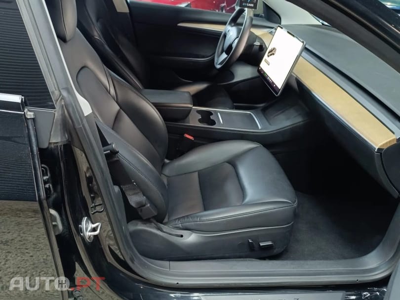 Tesla Model 3 Standard Range Plus RWD