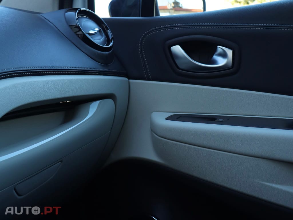 Renault Captur 1.3 TCe Initiale Paris EDC