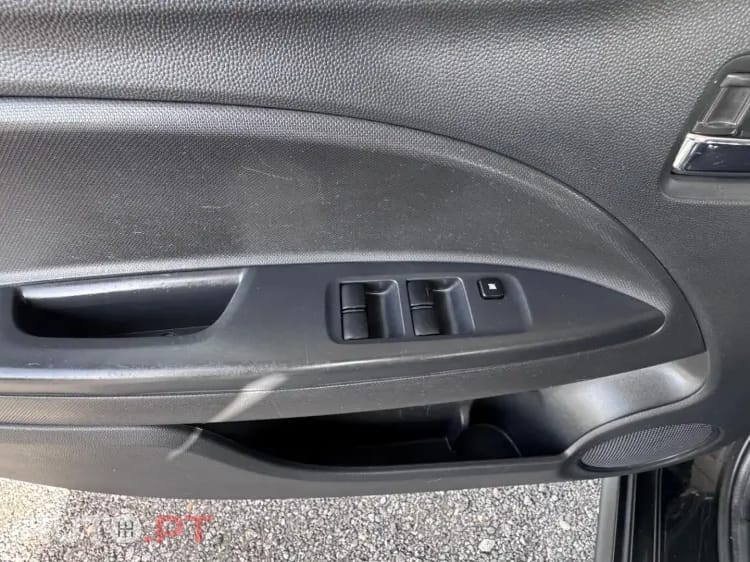 Mitsubishi Space Star 1.2 Intense Connect Edition