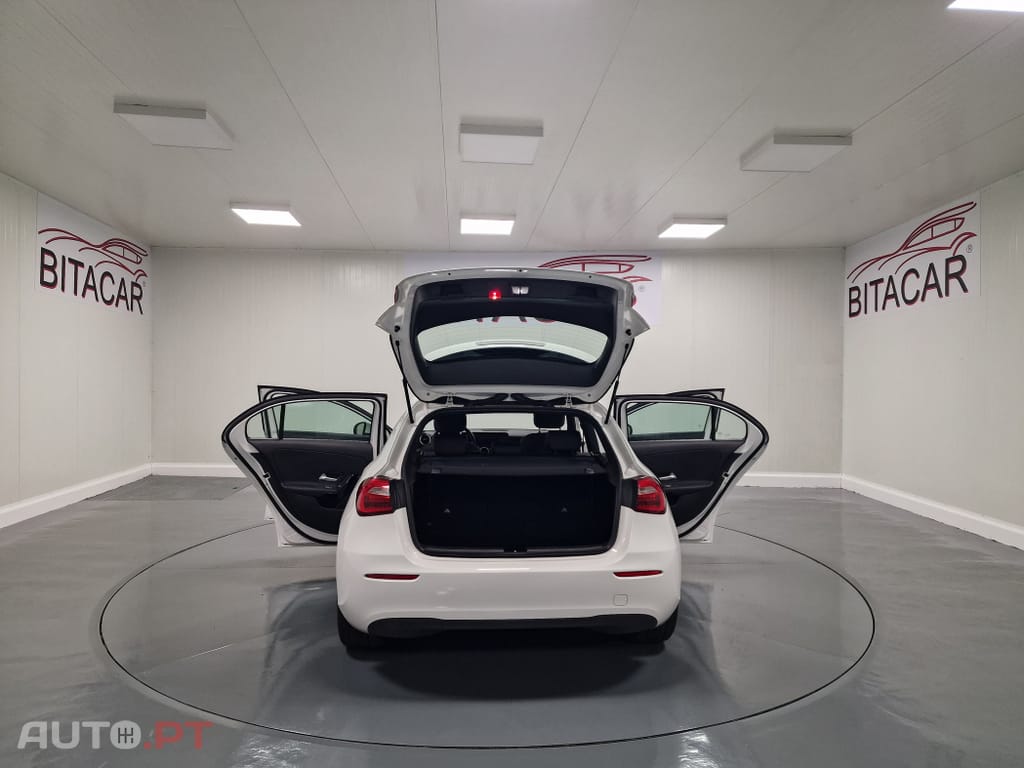 Mercedes-Benz A 180 STYLE AUT.