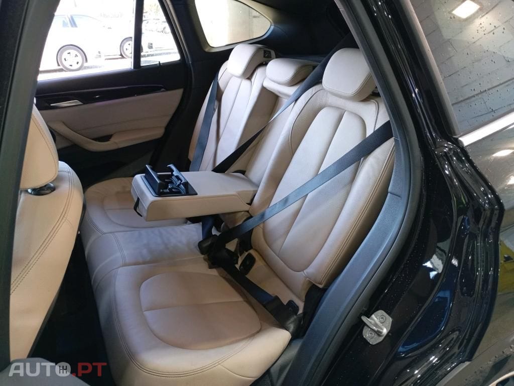 BMW X1 25 e xDrive xLine