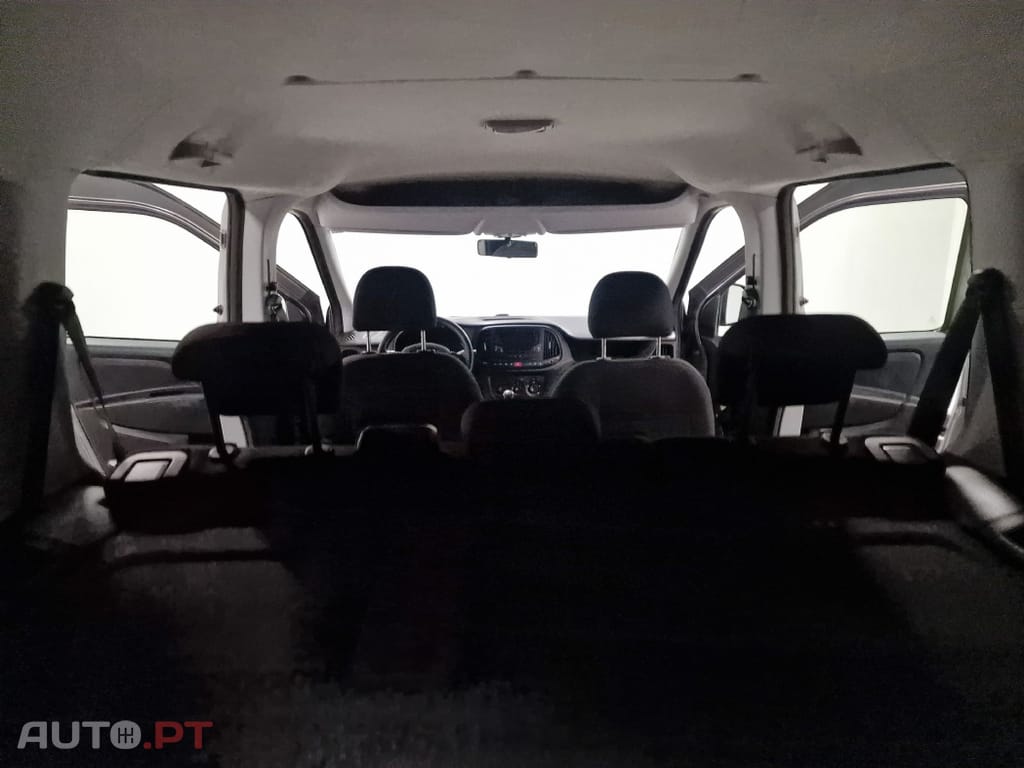 Fiat Doblo COMBI MAXI 1.3 MULTIJET 5 LUGARES