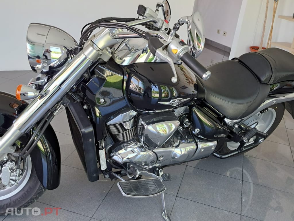Suzuki Intruder VLR 1800