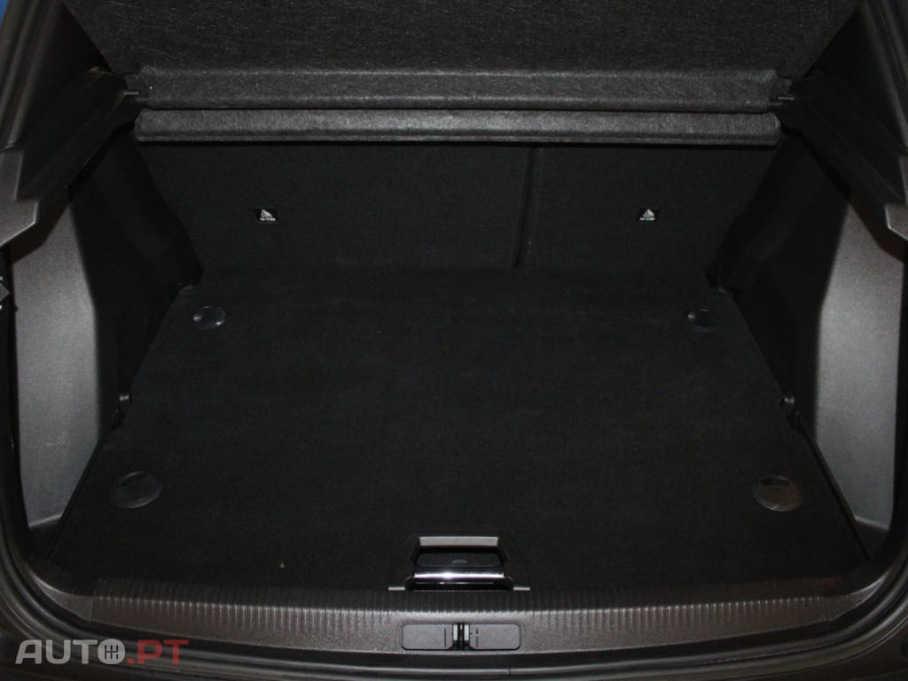 Peugeot E-2008 ALLURE PACK