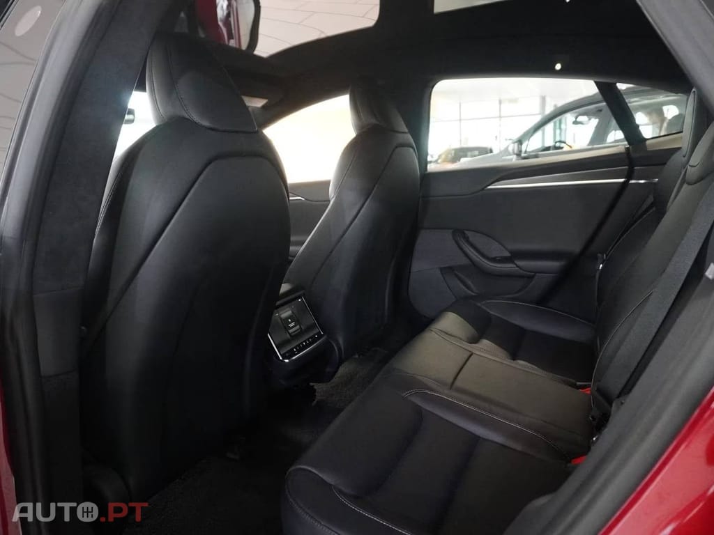 Tesla Model S Plaid AWD — fotografia 25