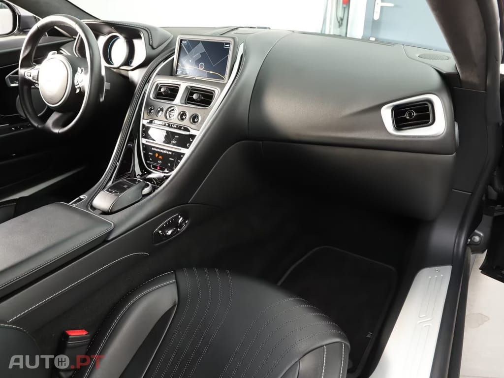 Aston Martin DB11 Coupé V8 Auto