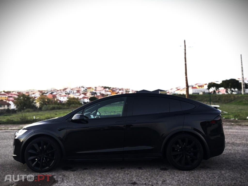 Tesla Model X 100D Autopilot