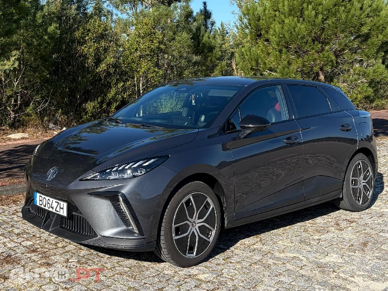 MG MG4 Luxury Long Range 64 kWh