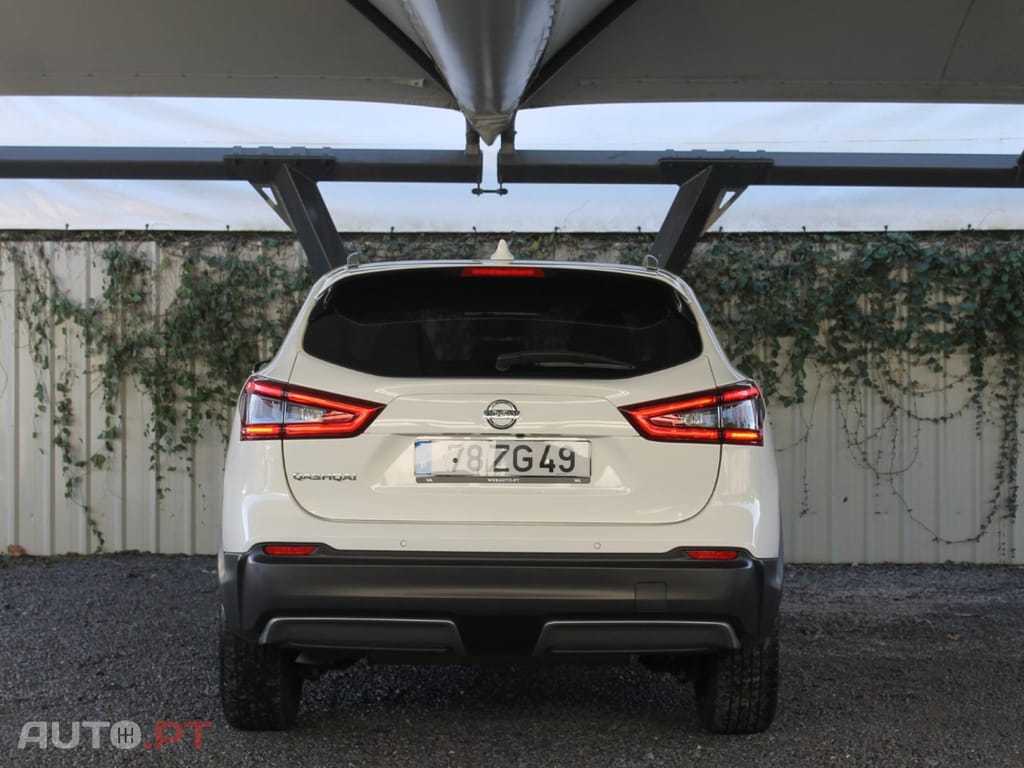 Nissan Qashqai 1.3 DIG-T N-Connecta J18