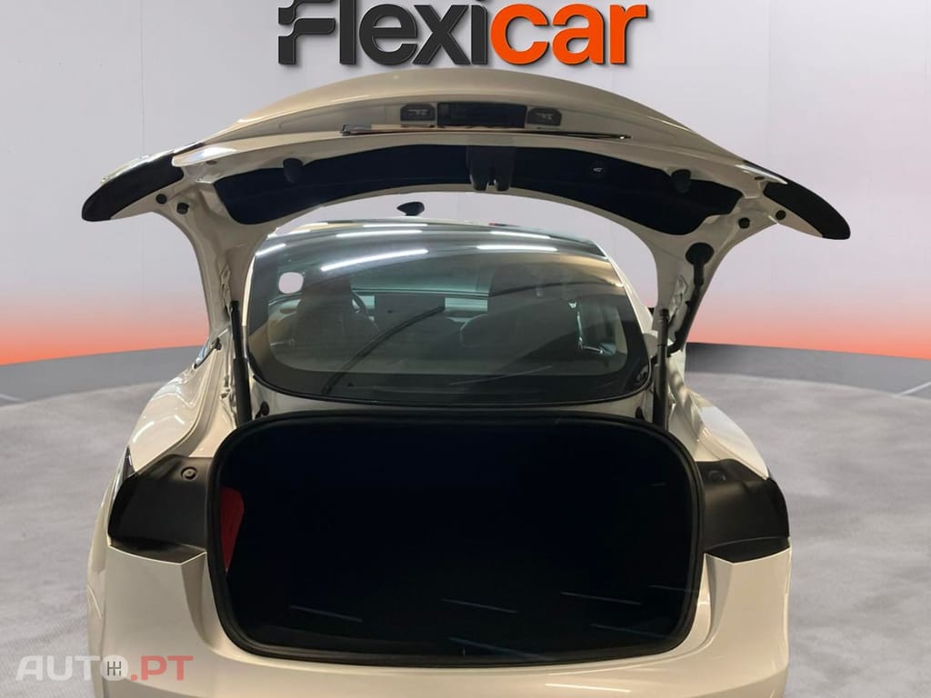 Tesla Model 3 Tração Traseira