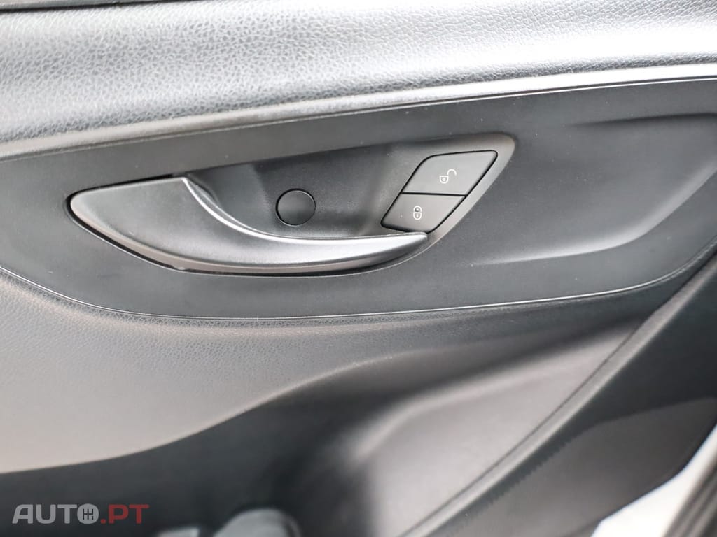 Mercedes-Benz Sprinter 315 CDI/43 Luxo (2+2+2+3)