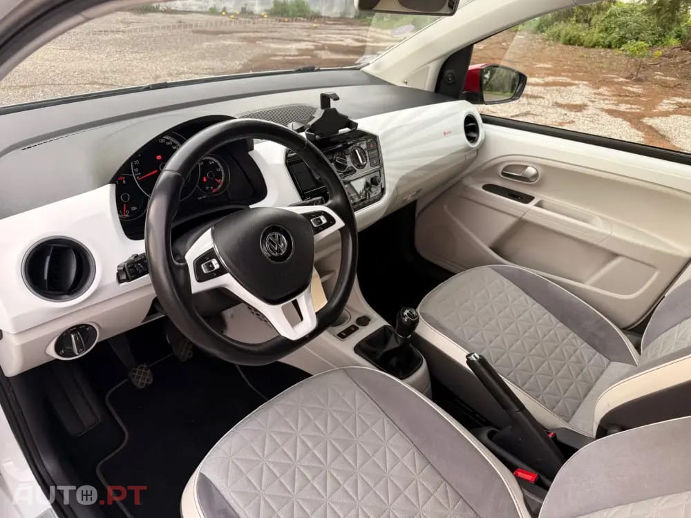 Volkswagen Up! 1.0 Move Up! beats