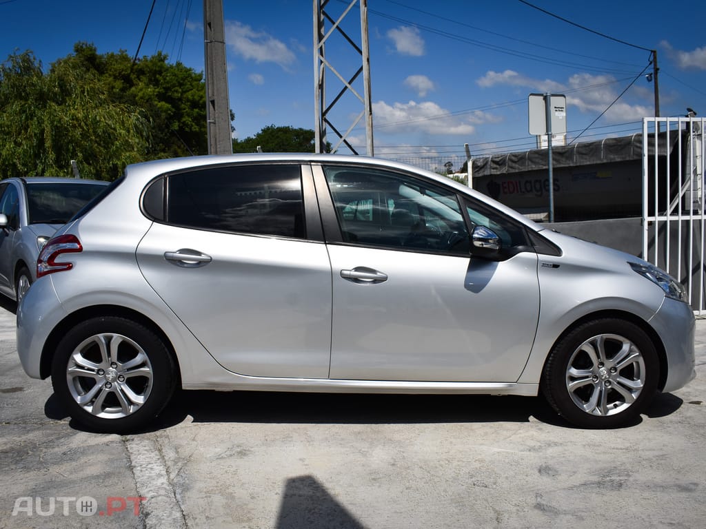 Peugeot 208 1.2 PureTech Style