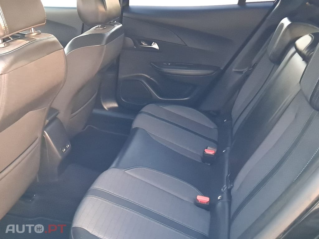 Peugeot 2008 1.2 PureTech Allure Pack