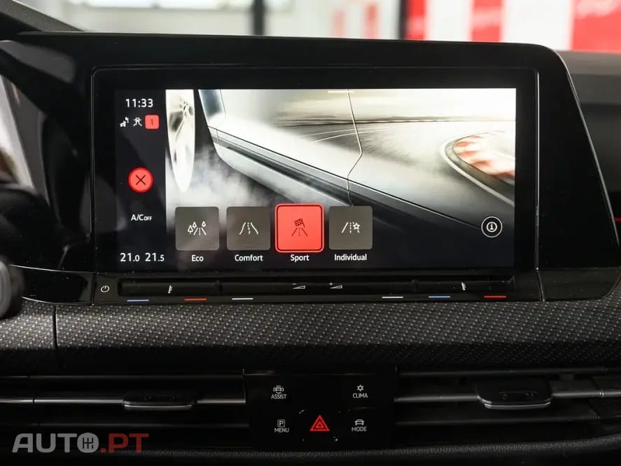 Volkswagen Golf 1.5 eTSI OPF DSG R-Line