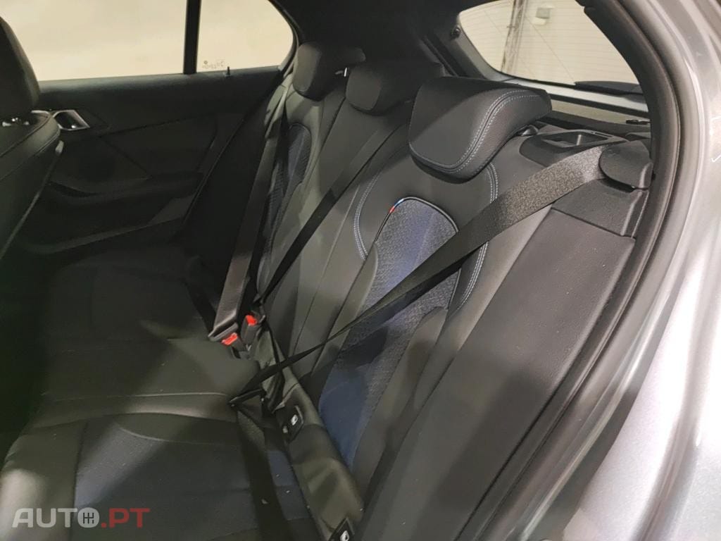 BMW 116 d Pack Desportivo M Auto