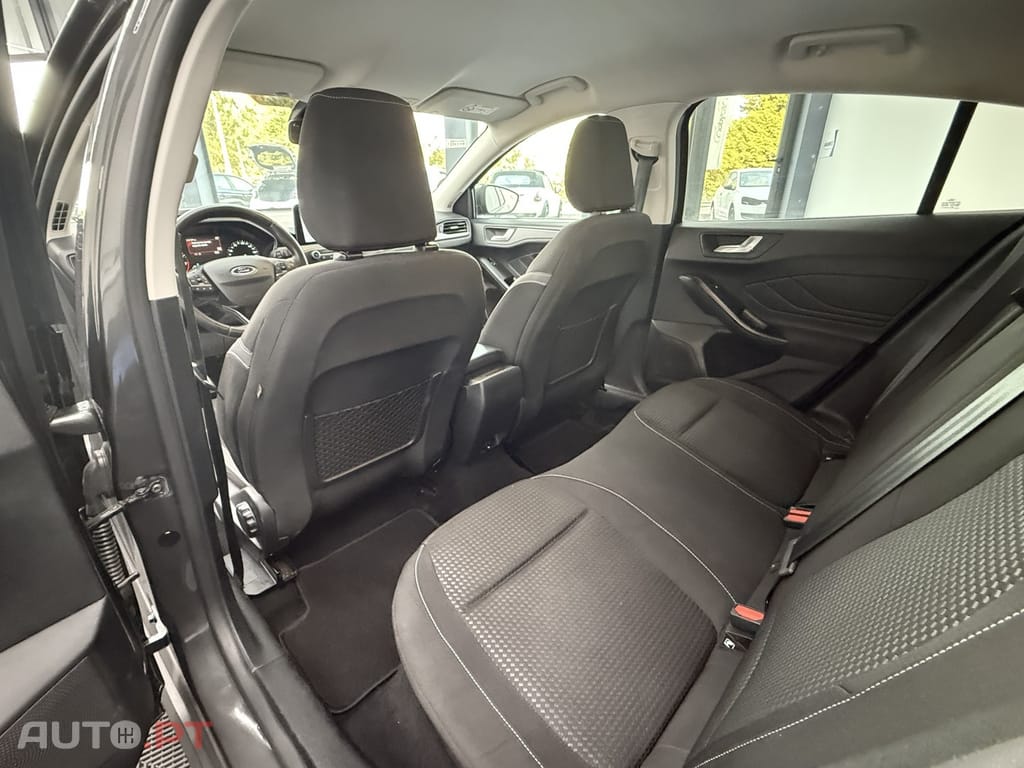 Ford Focus 1.0 EcoBoost MHEV Connected