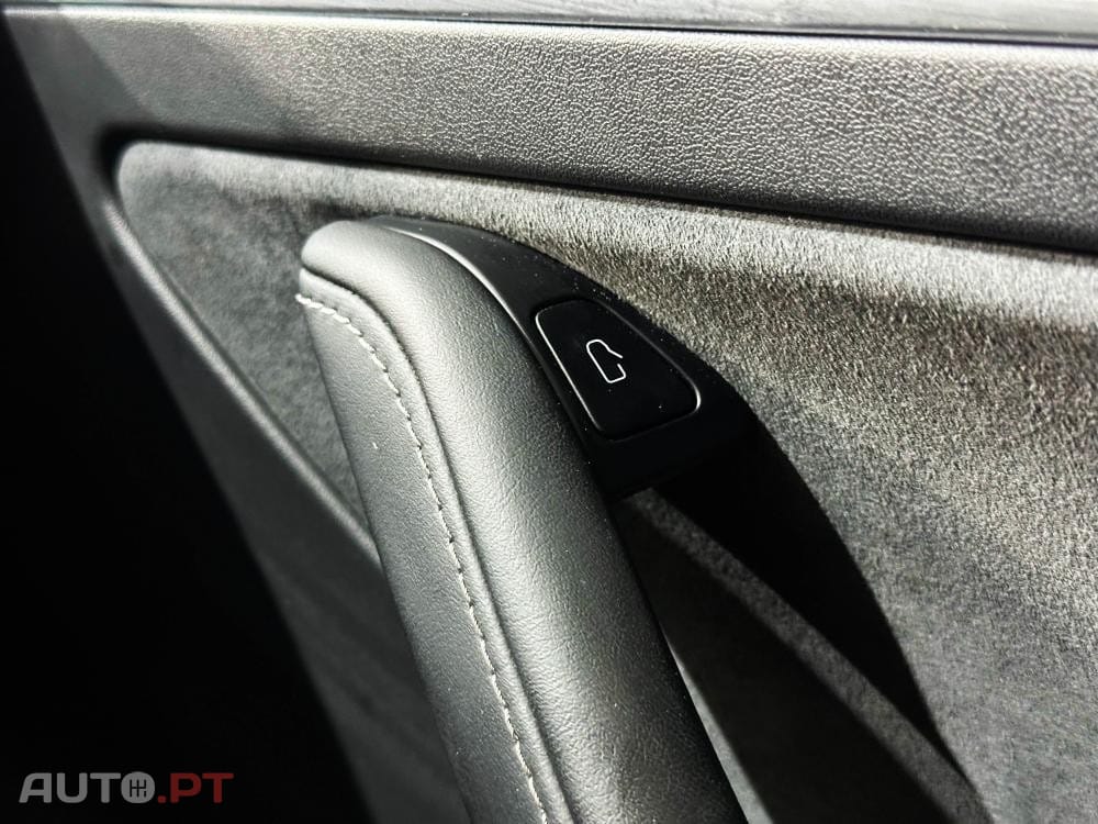 Tesla Model Y Long Range Dual Motor AWD