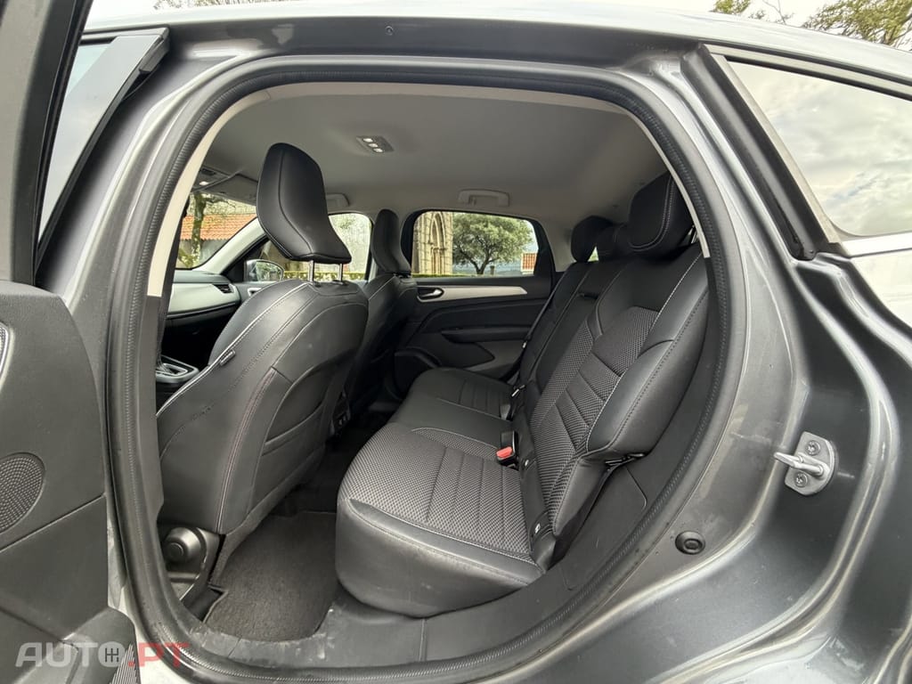 Renault Arkana 1.6 E-Tech Business
