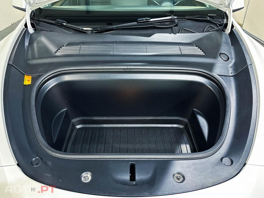 Tesla Model Y Long Range Dual Motor AWD