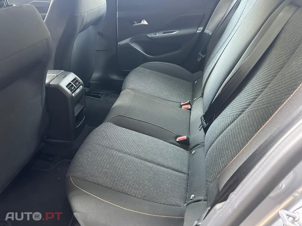 Peugeot 308 SW 1.2 Hybrid Style e-DCS6