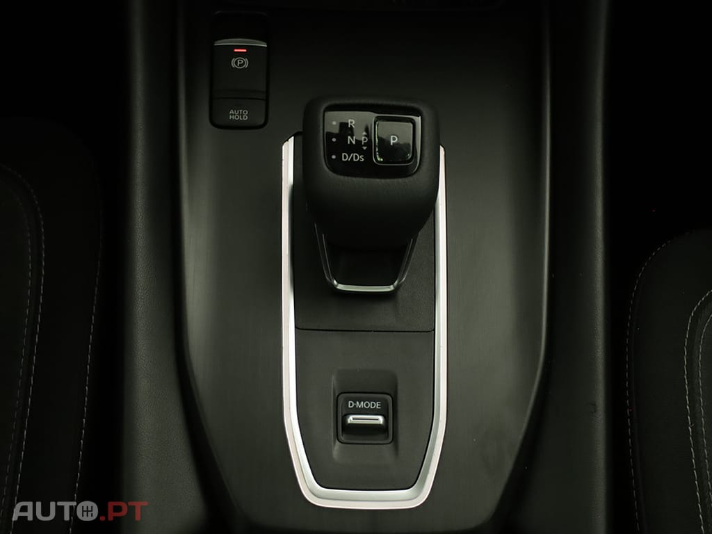 Nissan Qashqai Qashqai 1.3 DIG-T N-Connecta LED Xtronic