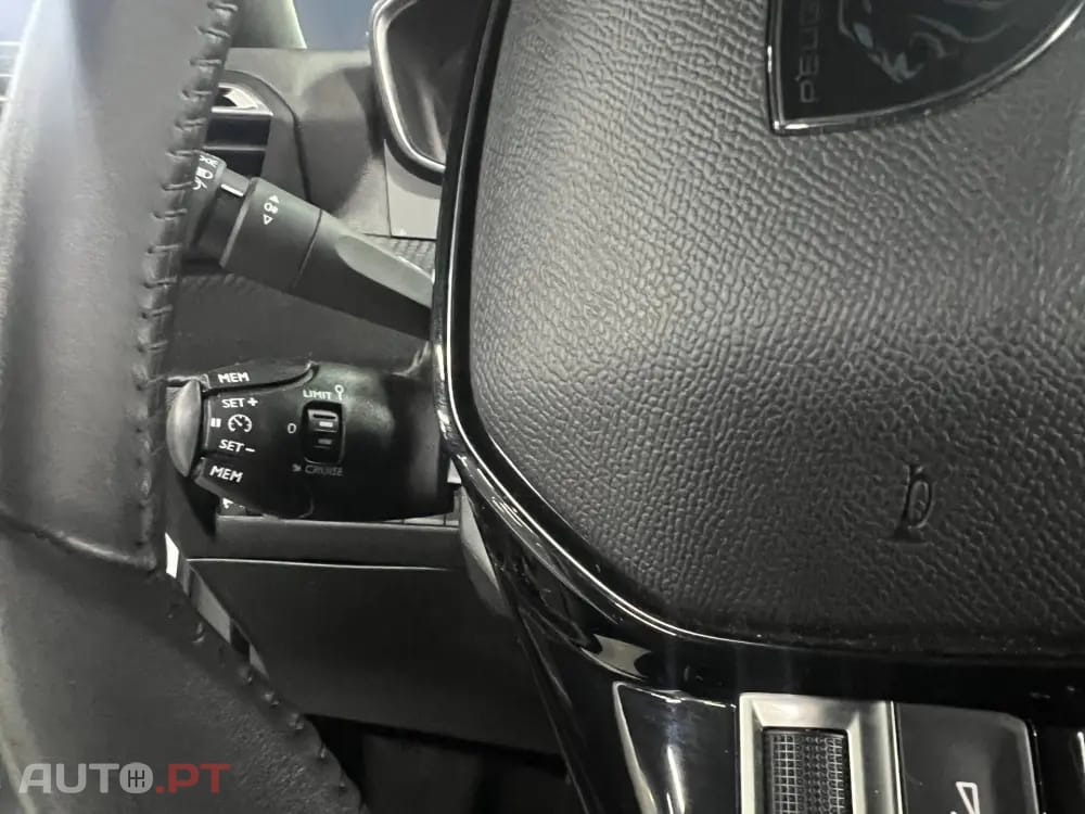 Peugeot 2008 1.2 PureTech Active Pack