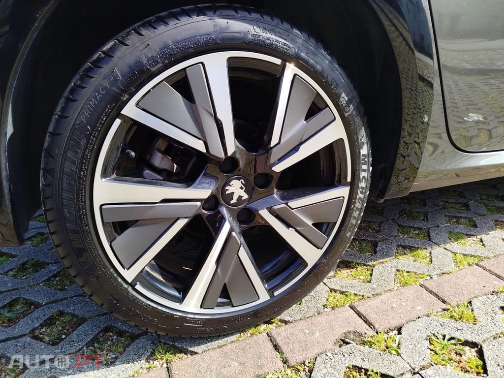 Peugeot 208 GT Line 1.2 Puretech 100CV