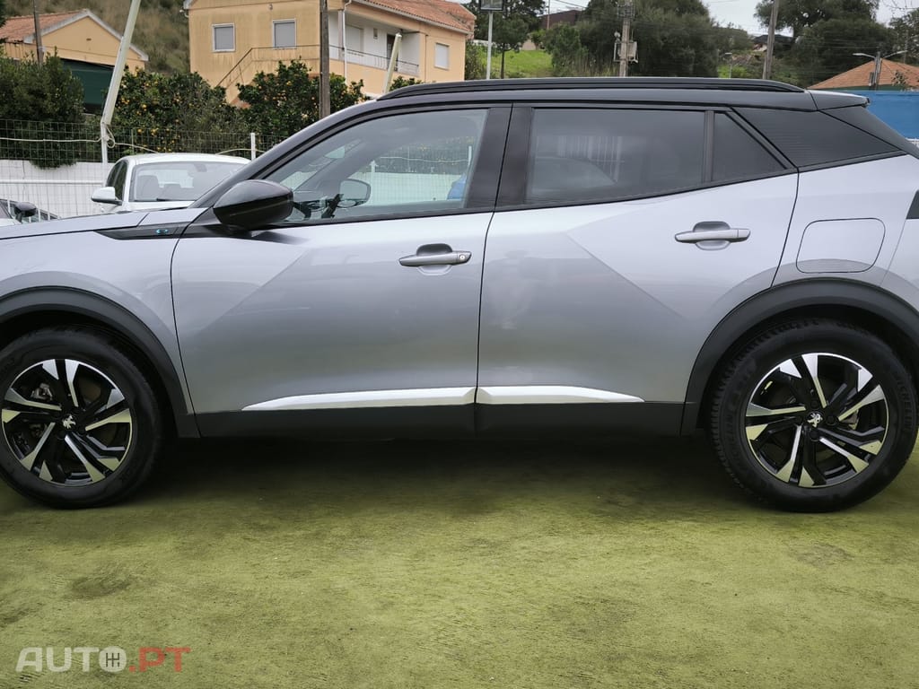 Peugeot E-2008 50 kWh GT