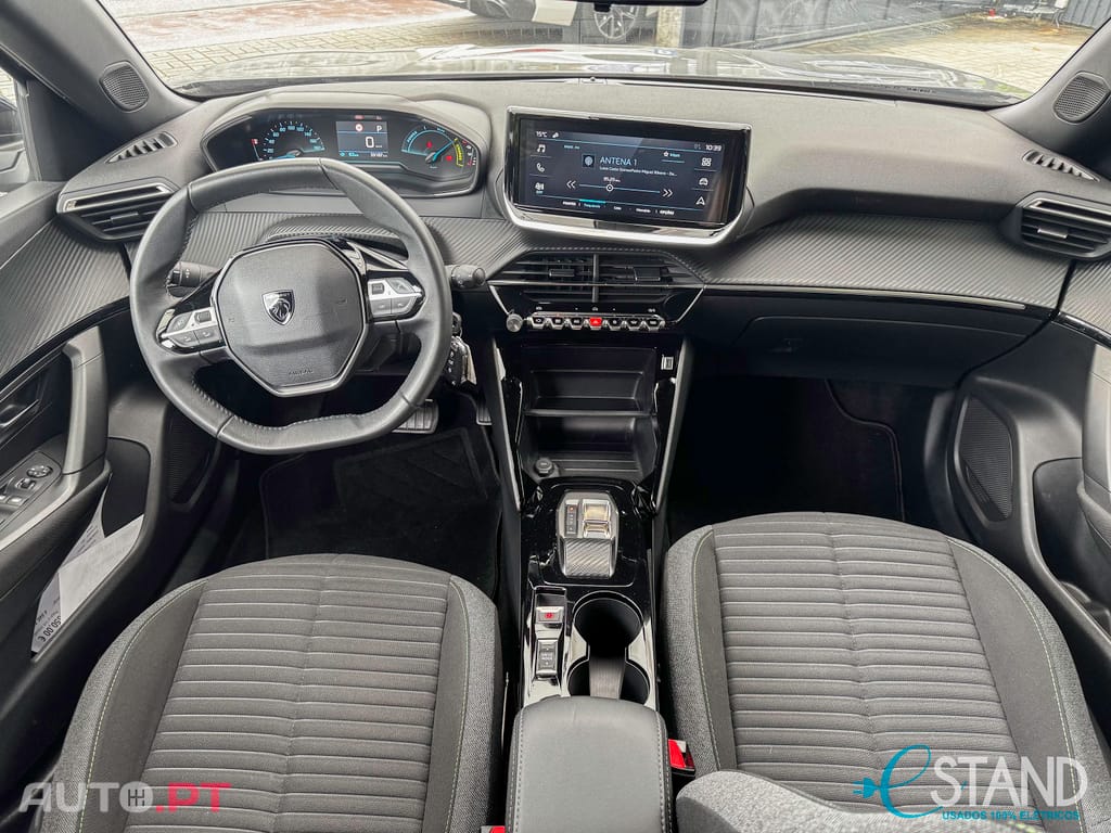 Peugeot E-2008 Active