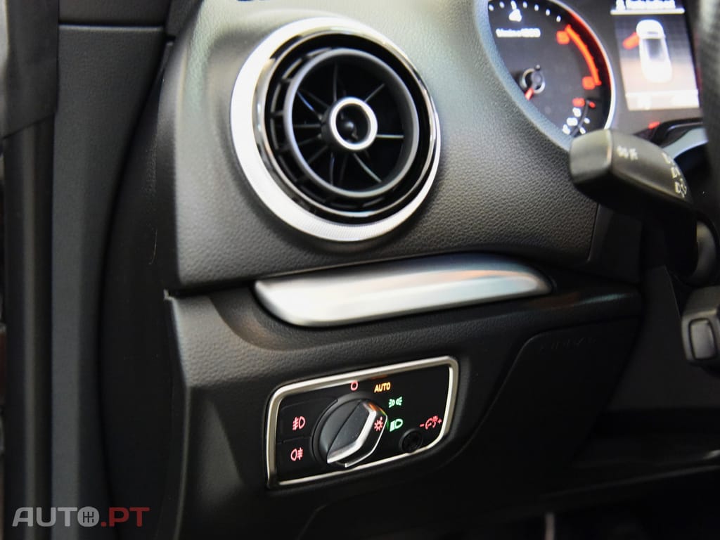 Audi A3 Cabrio 1.6 TDi S-line