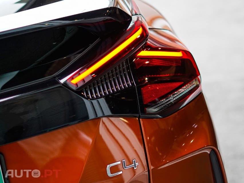 Citroen C4 1.2 PureTech Max EAT8