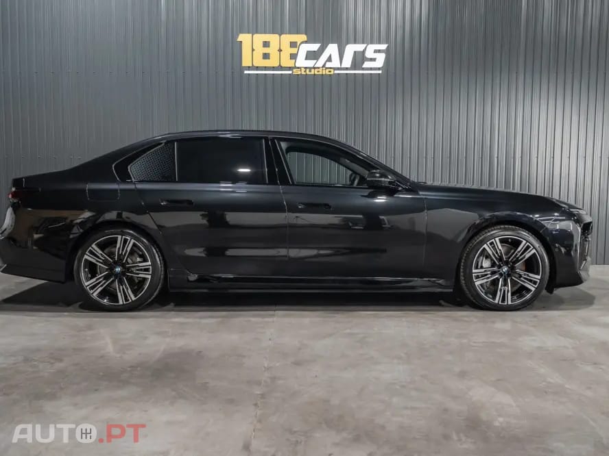BMW 750 750e xDrive Pack Desportivo M