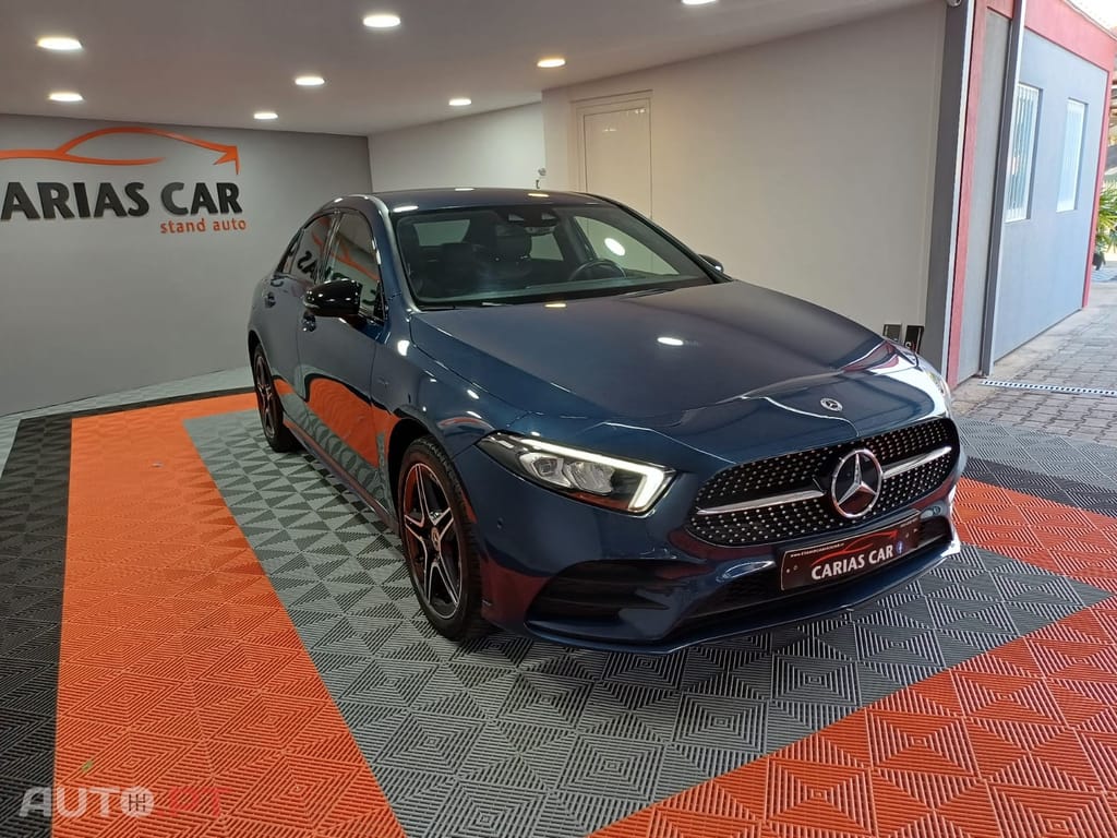 Mercedes-Benz A 250 e AMG Line