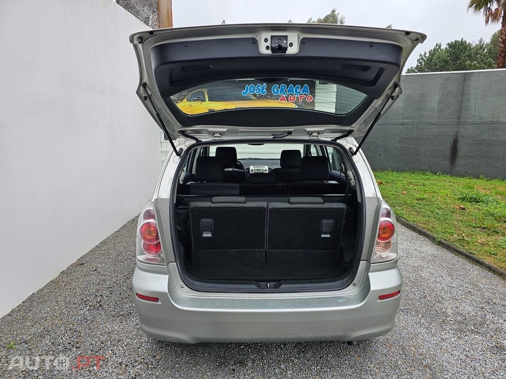 Toyota Corolla Verso 2.2 D-4D