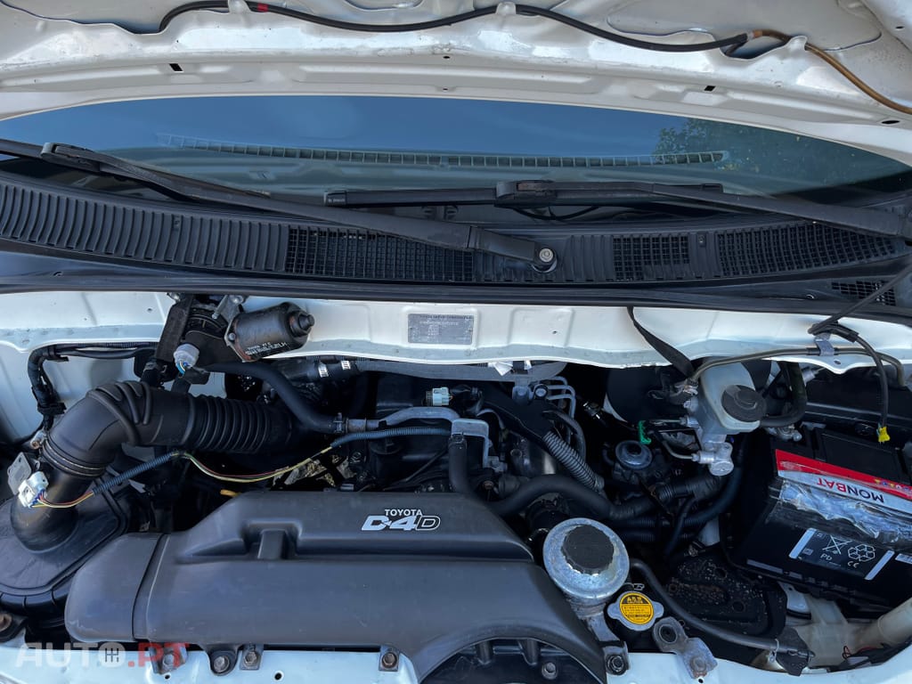 Toyota HiAce 9 Lugares