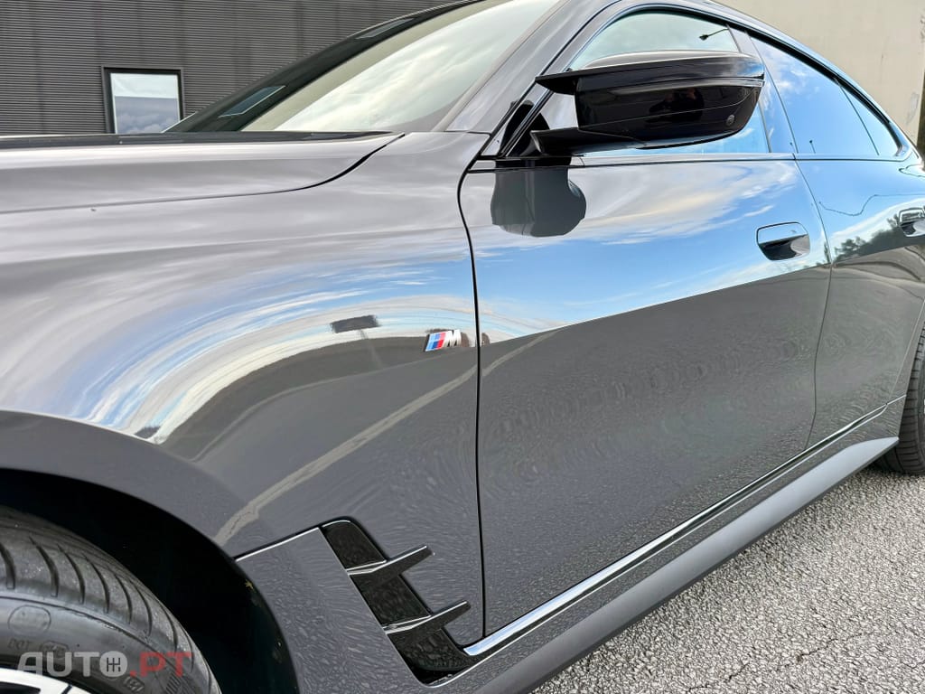 BMW i4 eDrive40 Desportiva M