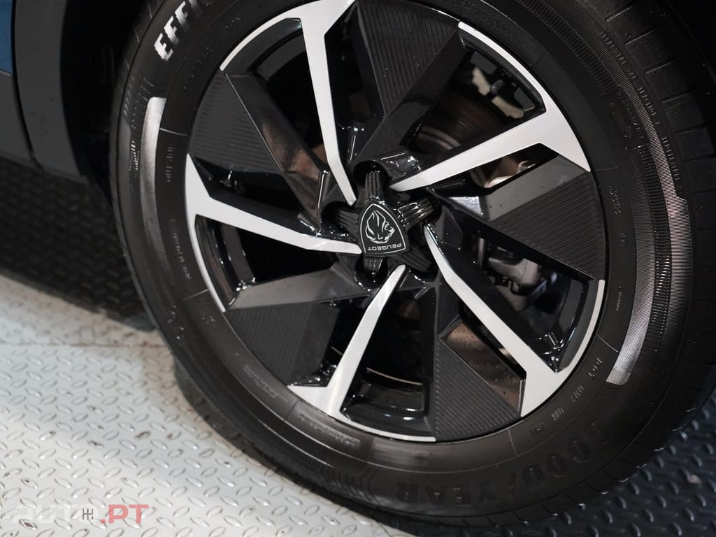 Peugeot 408 1.2 PureTech Allure EAT8