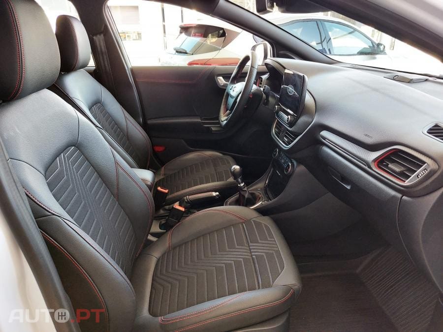 Ford Puma 1.0 EcoBoost MHEV ST-Line X