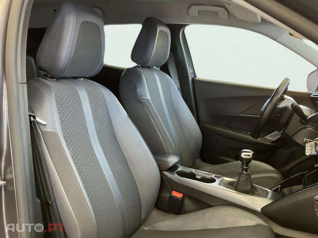 Peugeot 2008 1.2 PureTech Allure