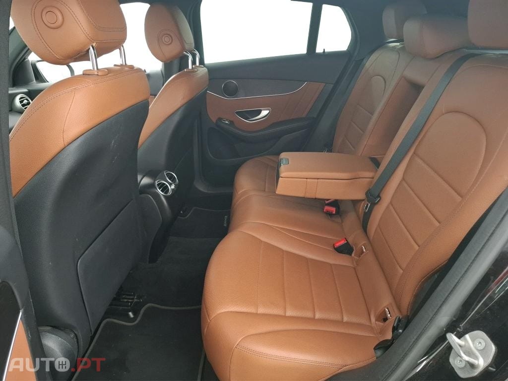 Mercedes-Benz GLC 300 Coupe de 4Matic 9G-TRONIC AMG Line