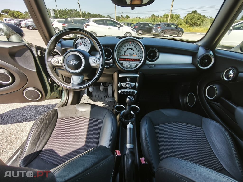 MINI Cooper Cooper D