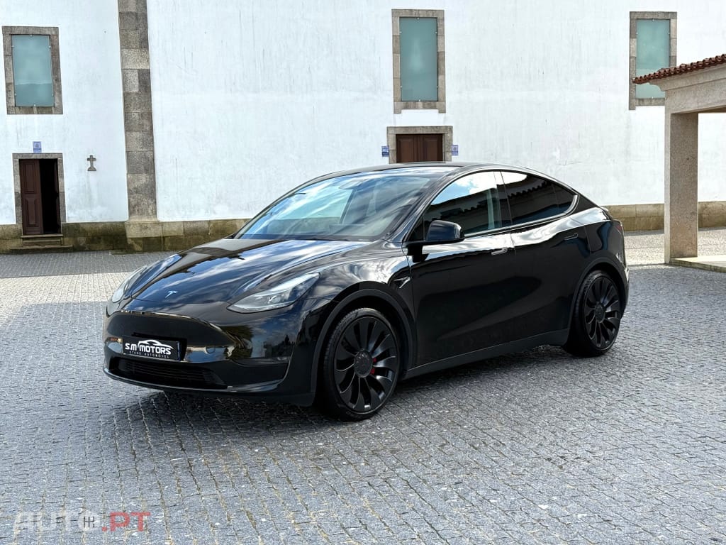 Tesla Model Y Performance Dual Motor AWD