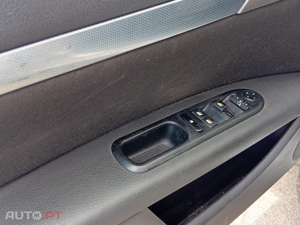 Peugeot 407 SW 407 SW Diesel 1.6 HDi Navteq Gasóleo