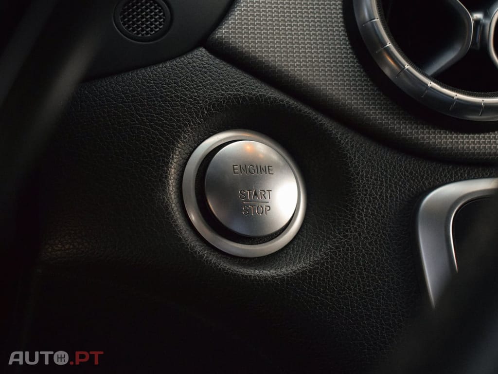 Mercedes-Benz CLA 180 180d