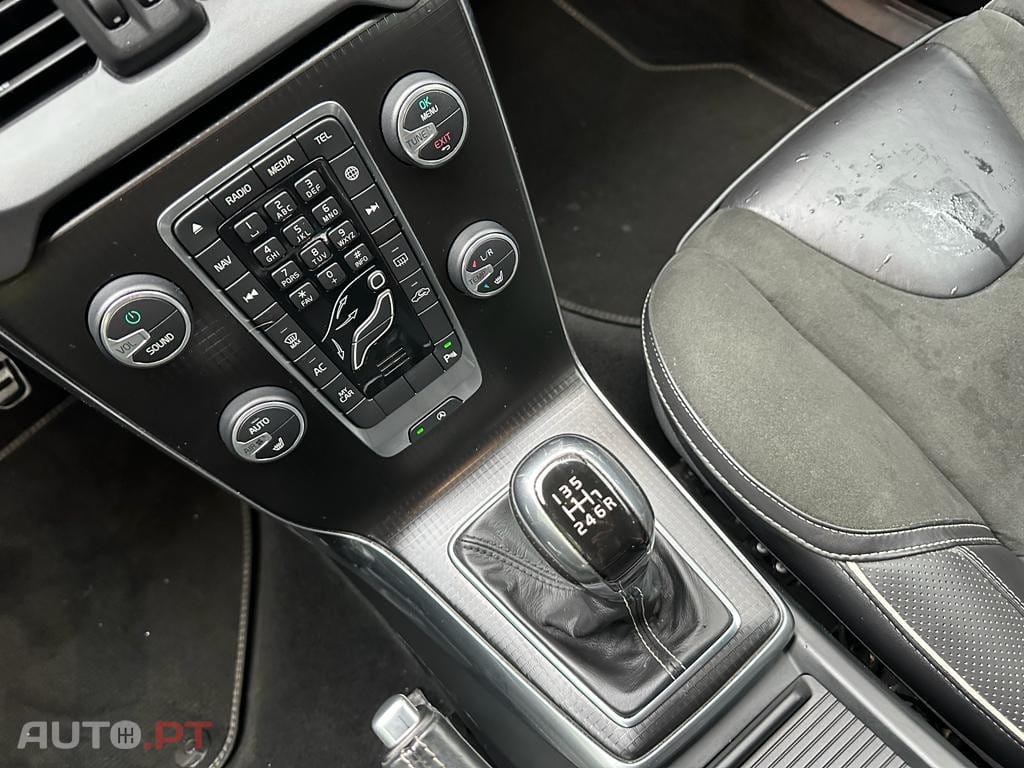 Volvo V40 2.0 D3 R-Design