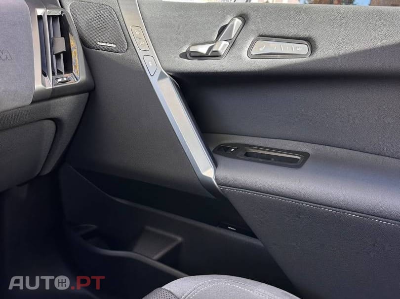 BMW iX xDrive 45 Pack Desportivo